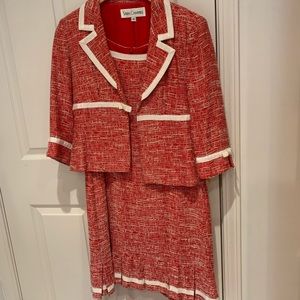 Sleeveless kick pleat dress with marching jacket